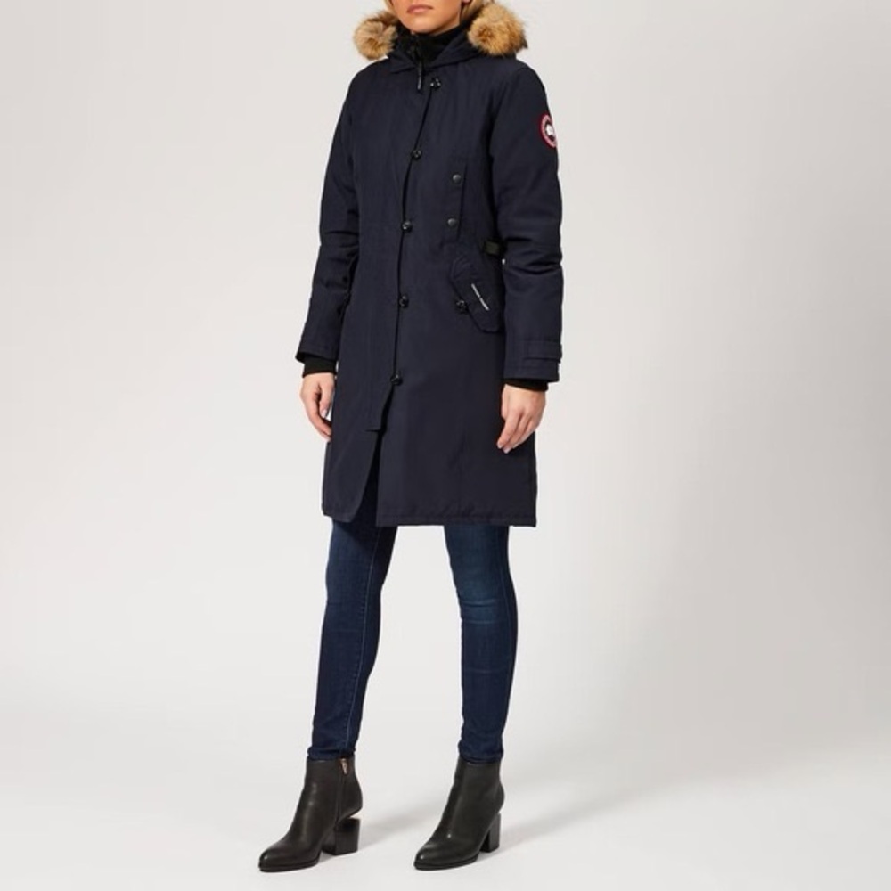 Canada Goose Parka with Fur Hood. Kensington Down Jacket